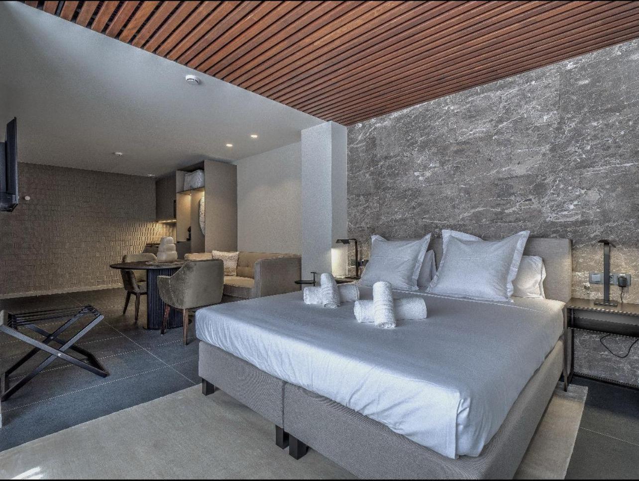 Tq 10 Boutique Aparthotel อาลิกันเต ภายนอก รูปภาพ